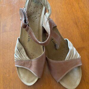 Taos Swing SWI-11847 Tan Leather Hook Loop Strap clog Sandals Shoes Women's 7